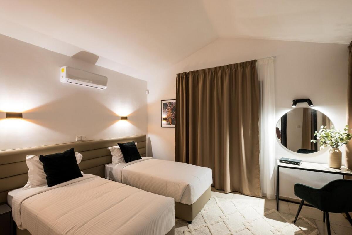 Cocoon Luxury Villa In Coral Bay-3 Min To Beach Peyia Exterior foto